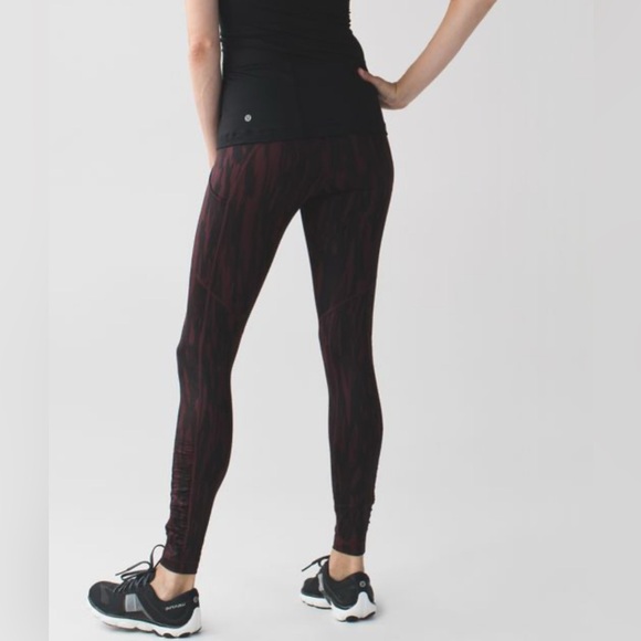 Lululemon Speed Tight IV | Painted Animal Bordeaux Drama Black | Size 6 - Picture 1 of 16